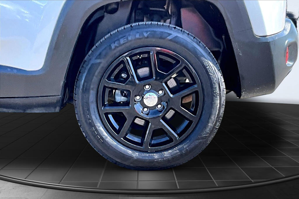 Thumbnail: 2021 Jeep Renegade - 36