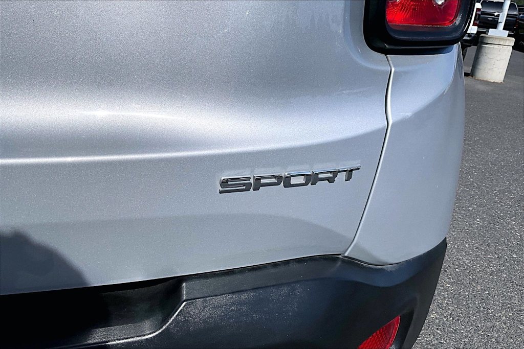Thumbnail: 2021 Jeep Renegade - 7