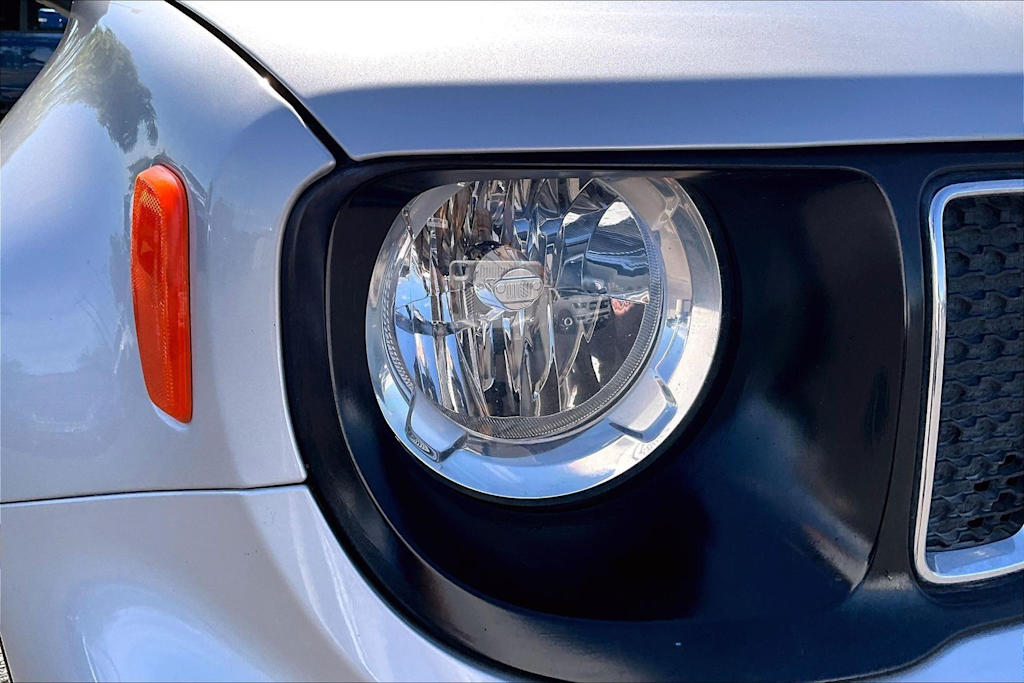 Thumbnail: 2021 Jeep Renegade - 31