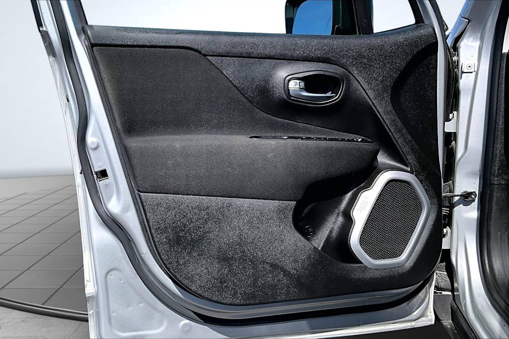 Thumbnail: 2021 Jeep Renegade - 28