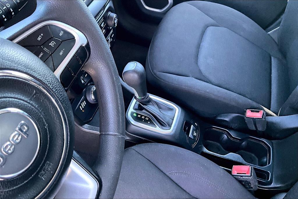 Thumbnail: 2021 Jeep Renegade - 16