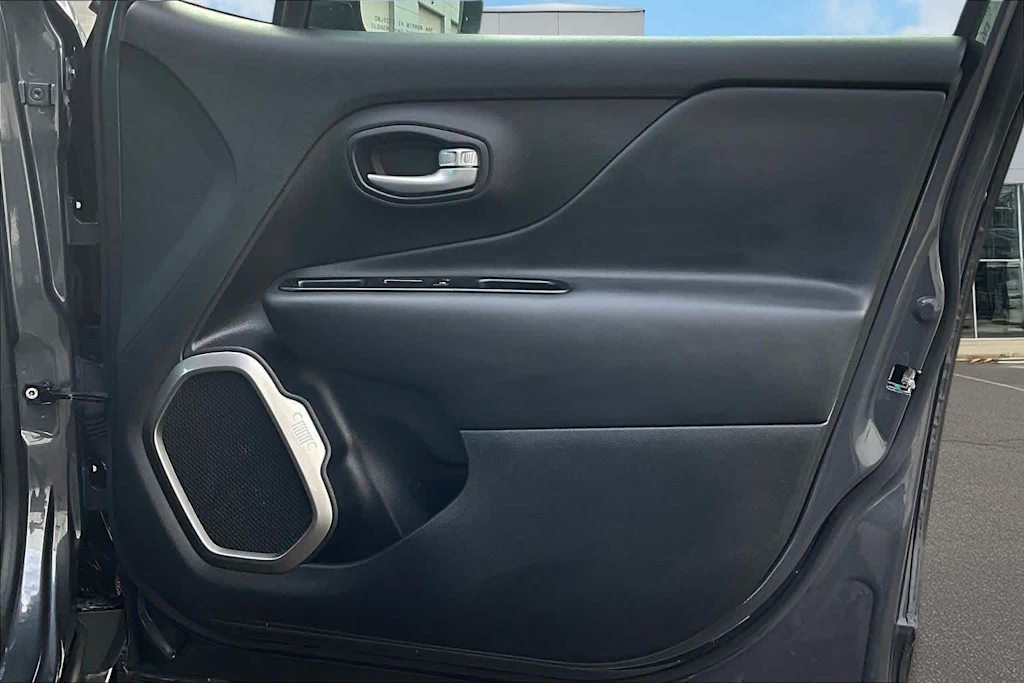 Thumbnail: 2023 Jeep Renegade - 29