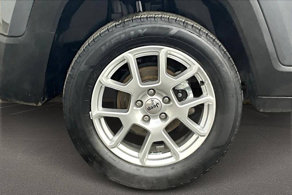 Thumbnail: 2023 Jeep Renegade - 36