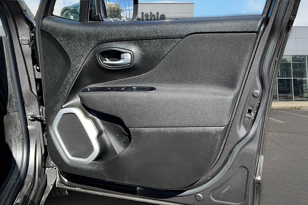 2021 Jeep Renegade Latitude 28