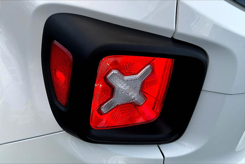 Thumbnail: 2023 Jeep Renegade - 32