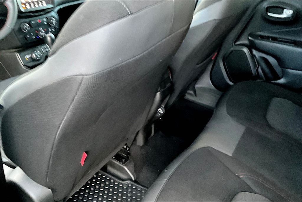 Thumbnail: 2023 Jeep Renegade - 20