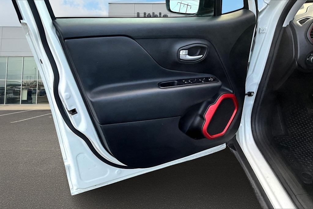 Thumbnail: 2023 Jeep Renegade - 28