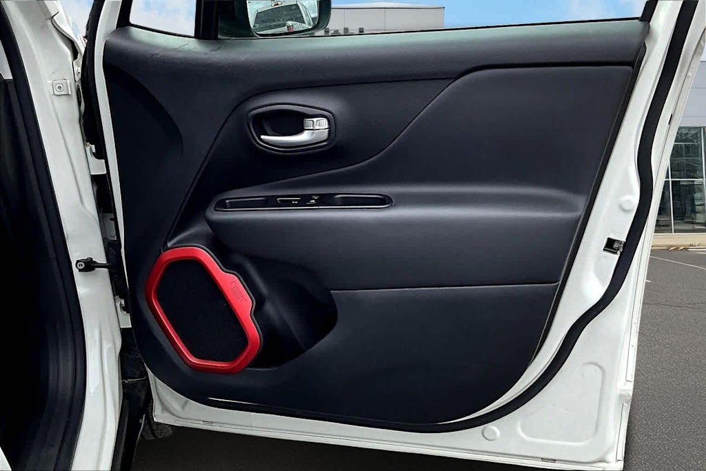 Thumbnail: 2023 Jeep Renegade - 28