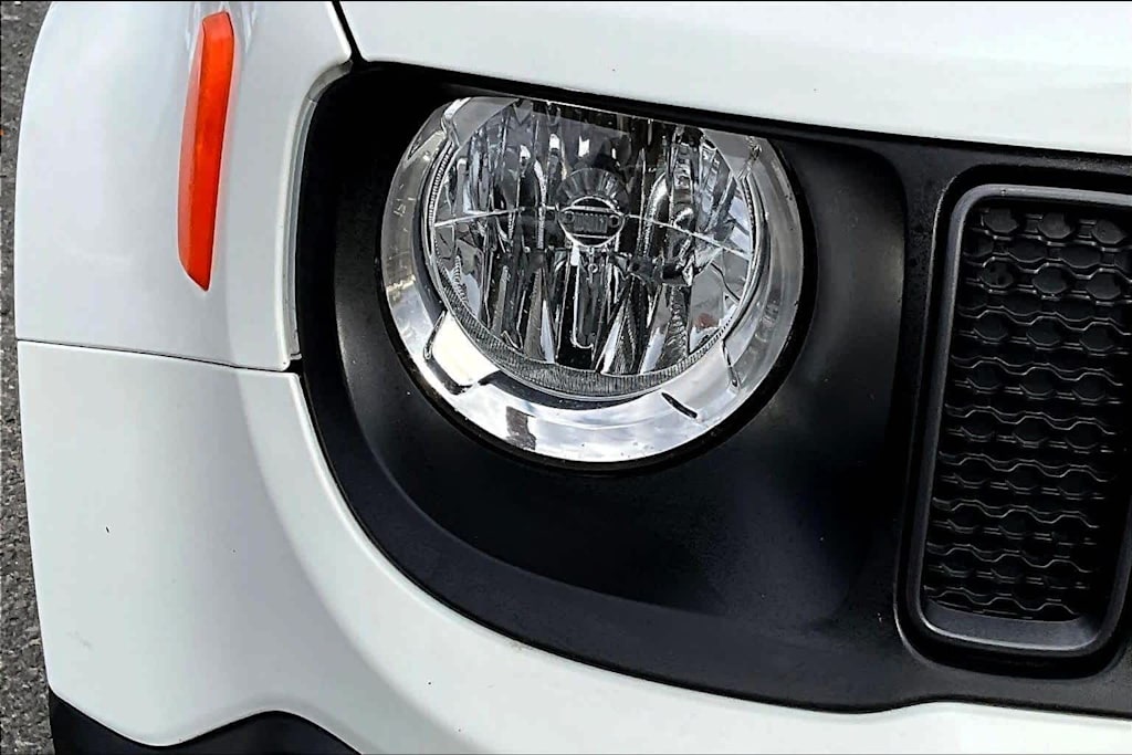 Thumbnail: 2023 Jeep Renegade - 30