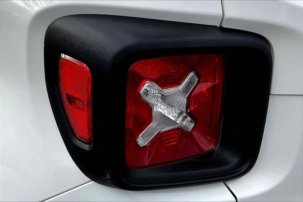 Thumbnail: 2023 Jeep Renegade - 31