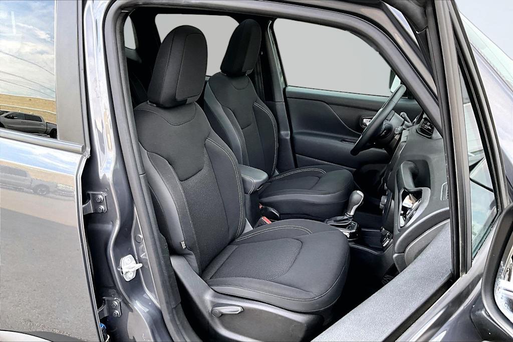 Thumbnail: 2022 Jeep Renegade - 21