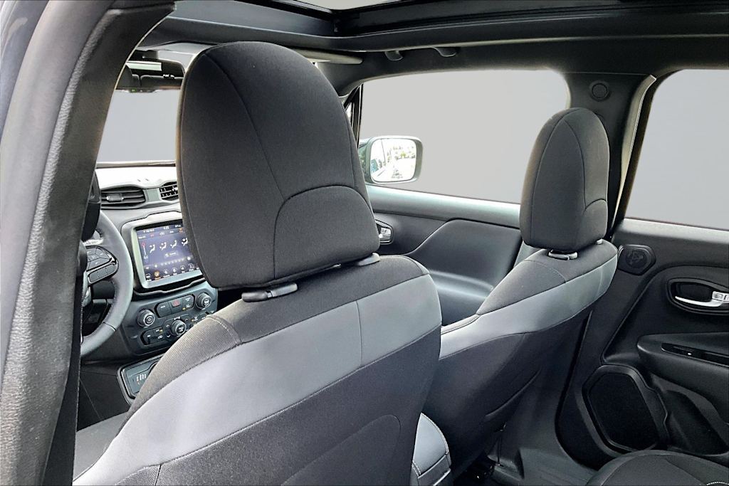 Thumbnail: 2022 Jeep Renegade - 12