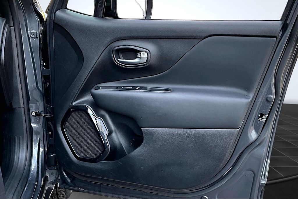 Thumbnail: 2022 Jeep Renegade - 29