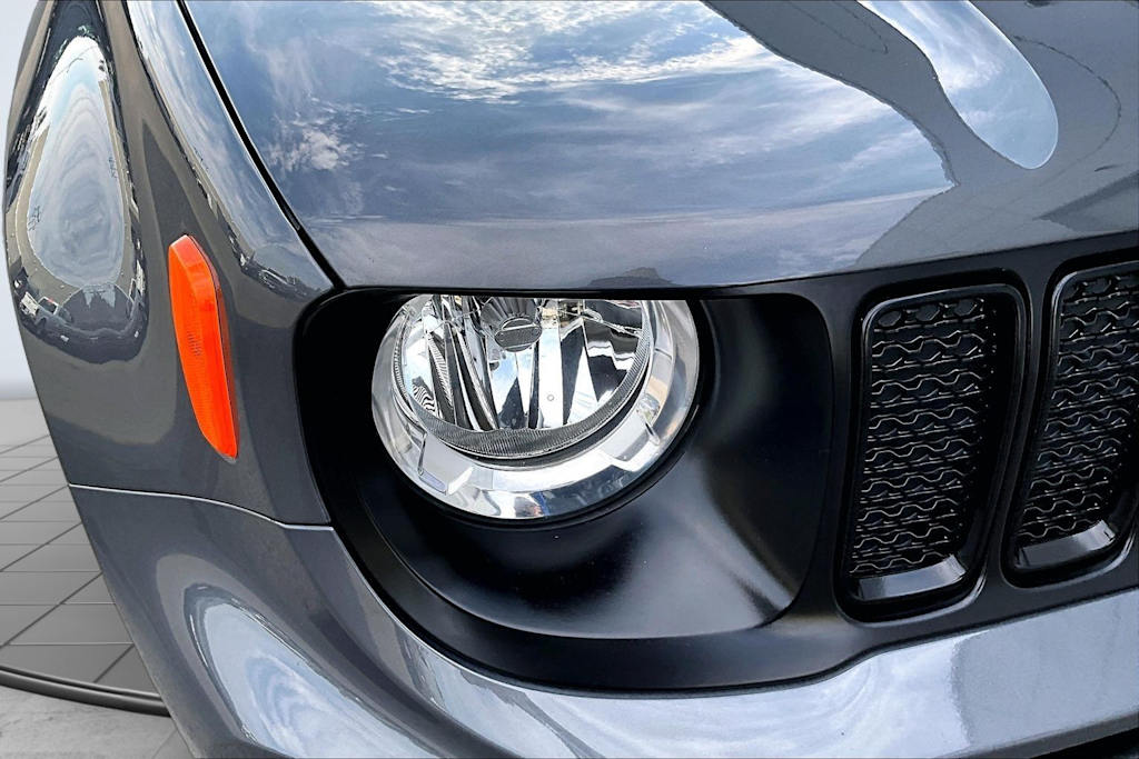 Thumbnail: 2022 Jeep Renegade - 31