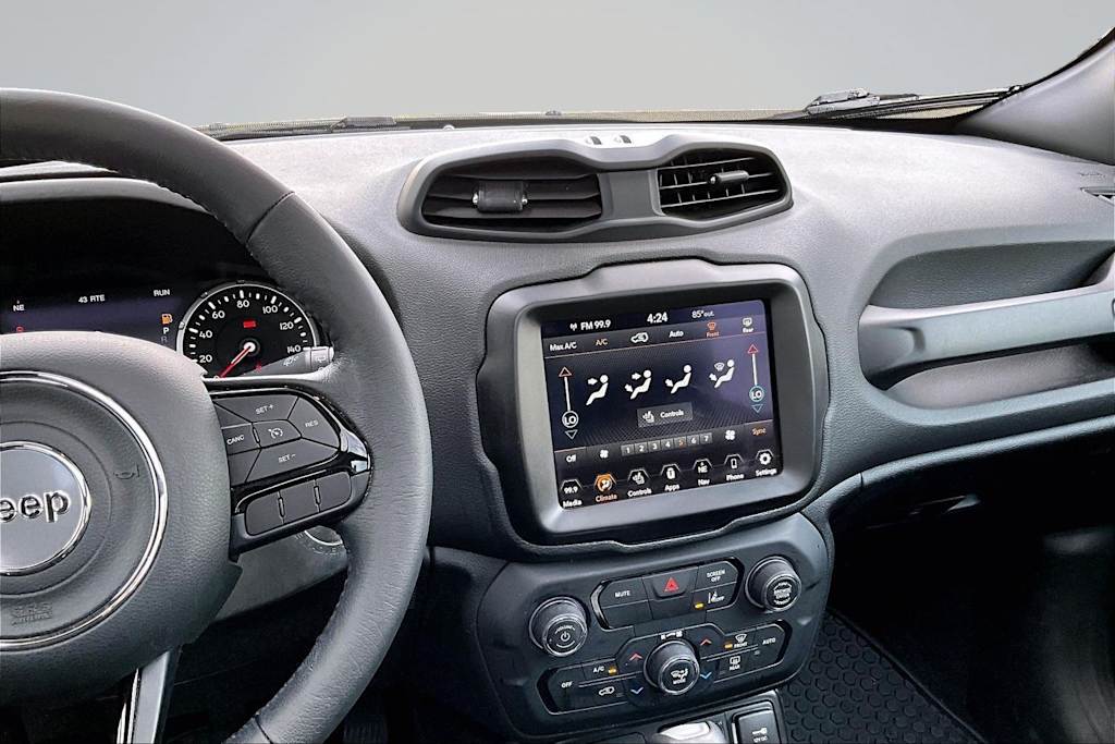 Thumbnail: 2022 Jeep Renegade - 15