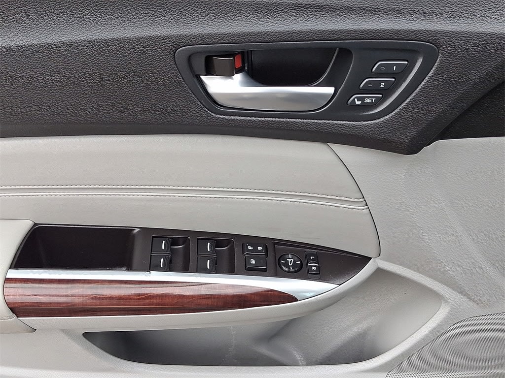 Thumbnail: 2016 Acura TLX - 19