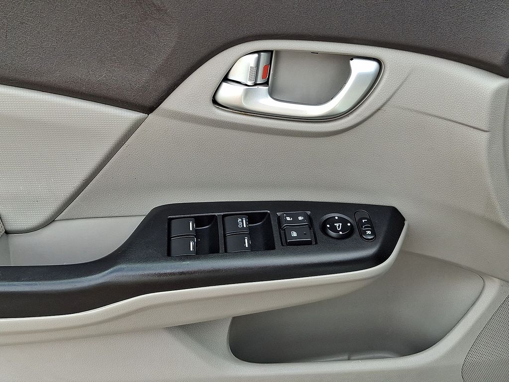 Thumbnail: 2012 Honda Civic - 17