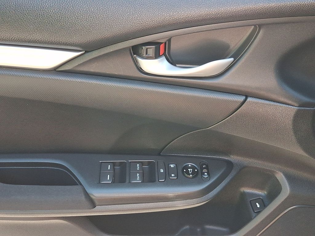 Thumbnail: 2016 Honda Civic - 17