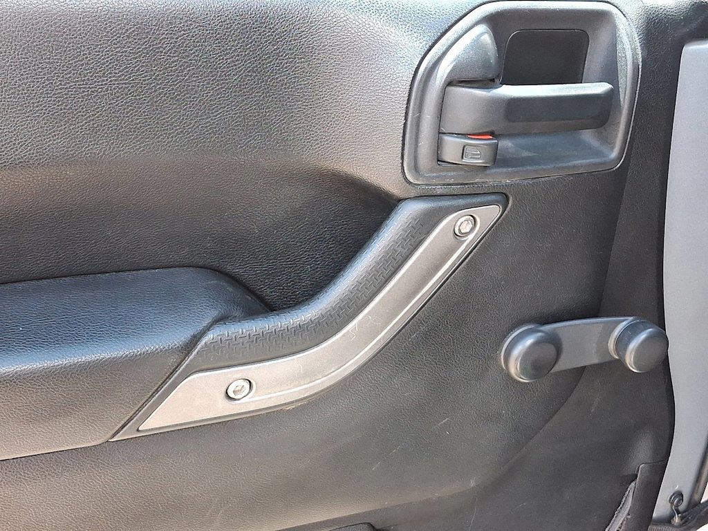 2014 Jeep Wrangler Sport 18