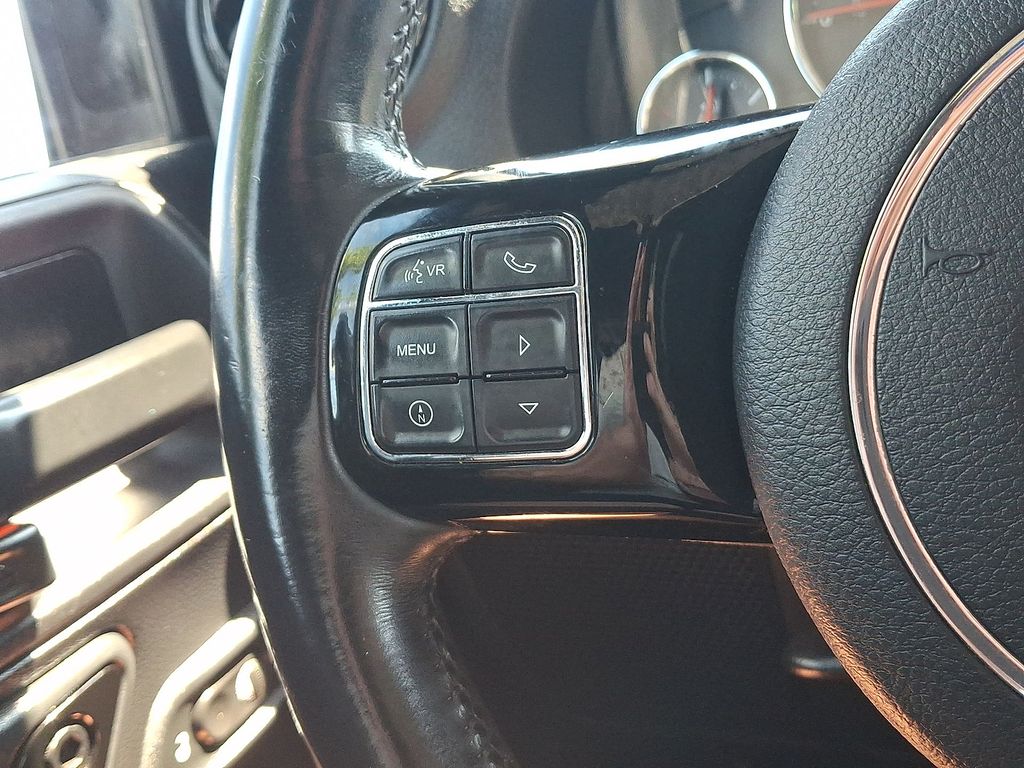 Thumbnail: 2015 Jeep Wrangler - 21
