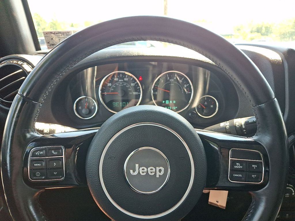 Thumbnail: 2015 Jeep Wrangler - 20