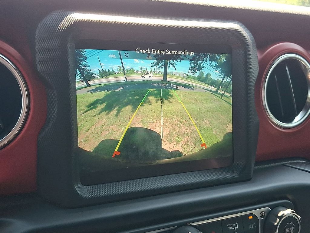 Thumbnail: 2022 Jeep Wrangler - 19