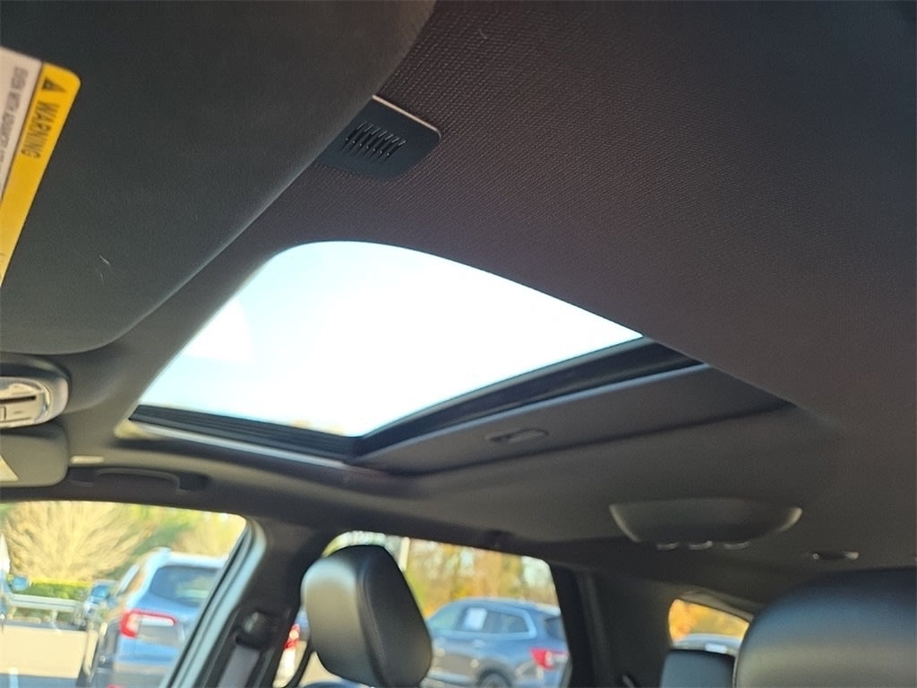 Thumbnail: 2022 Dodge Durango - 18