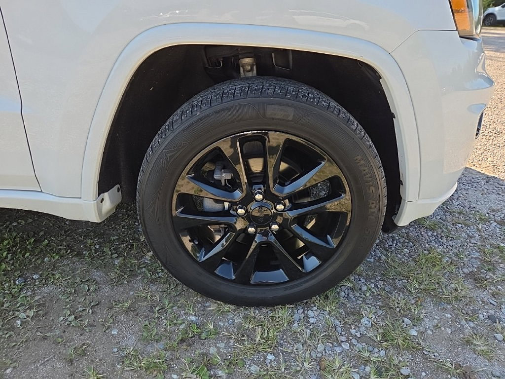 Thumbnail: 2018 Jeep Grand Cherokee - 18
