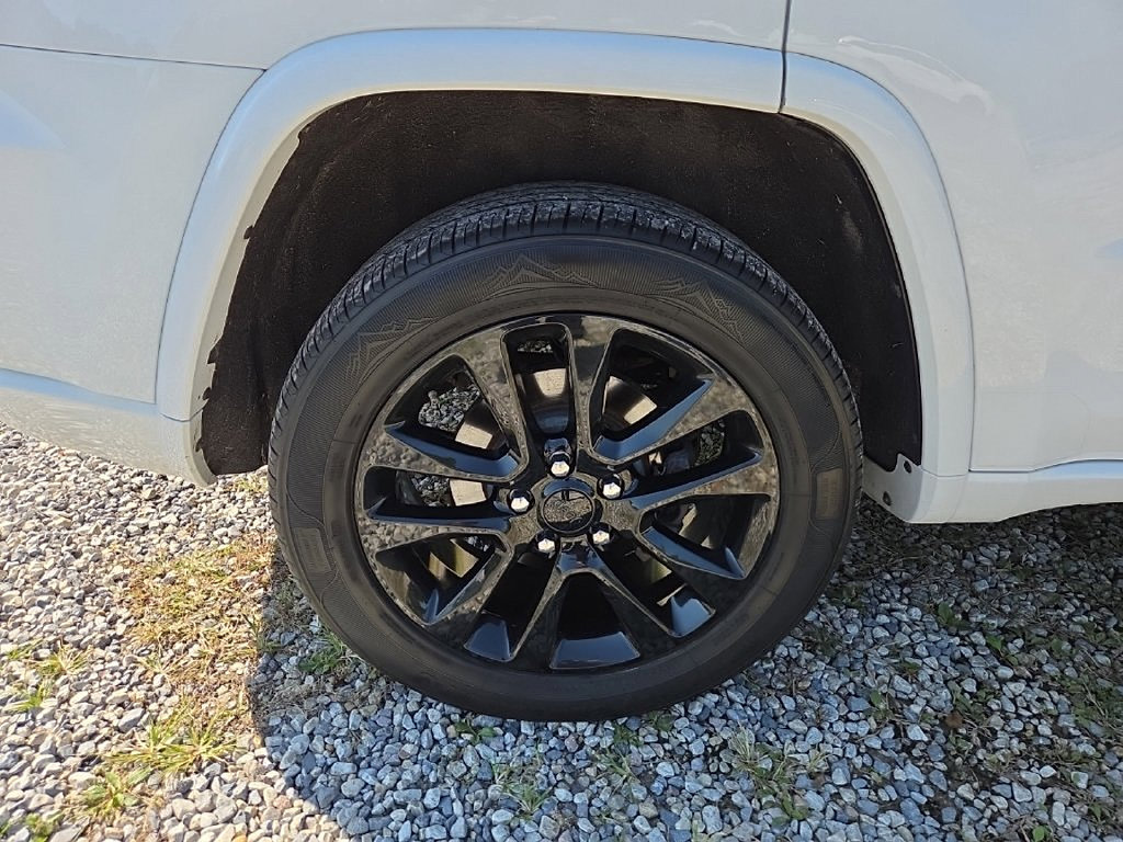 Thumbnail: 2018 Jeep Grand Cherokee - 19