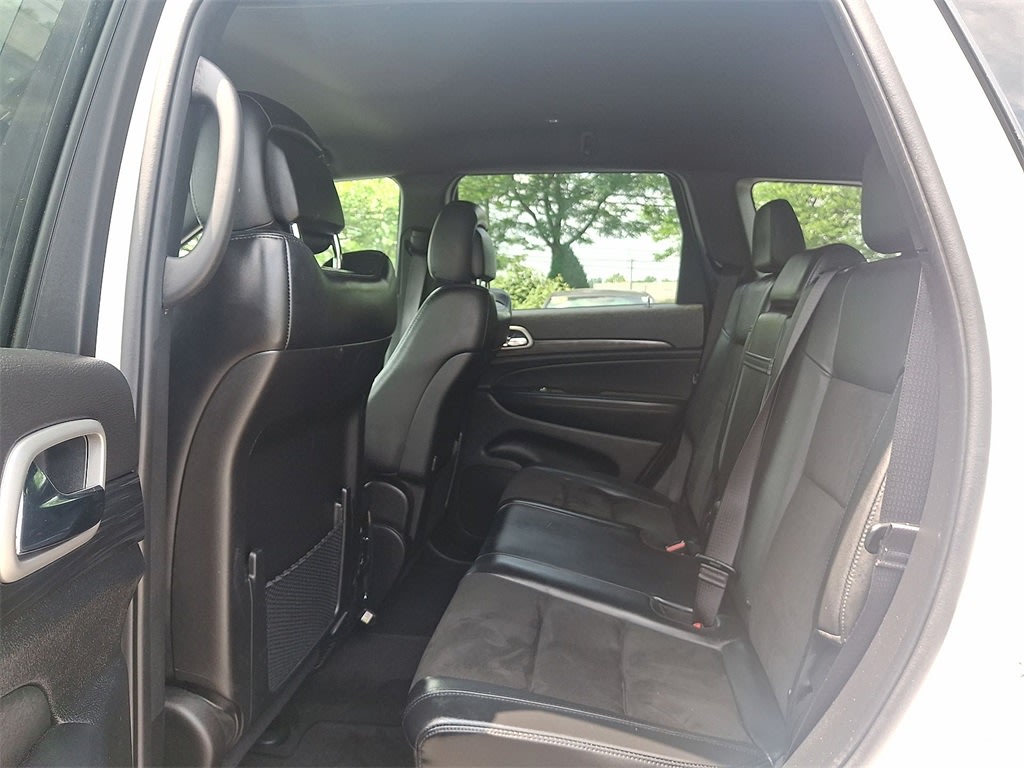 2022 Jeep Grand Cherokee Laredo 10