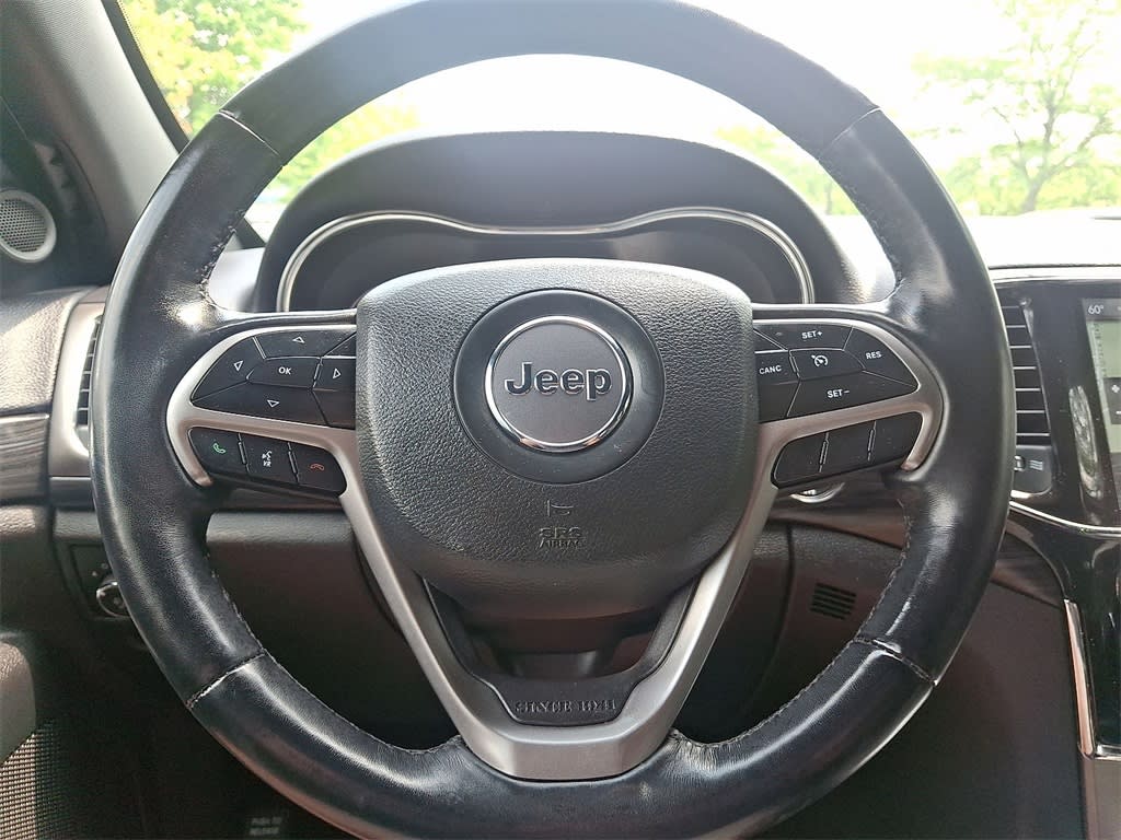 2022 Jeep Grand Cherokee Laredo 2