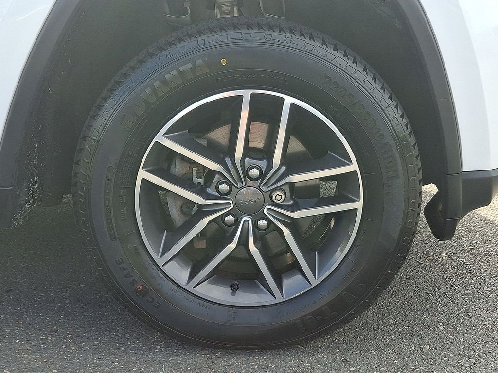 Thumbnail: 2019 Jeep Grand Cherokee - 7