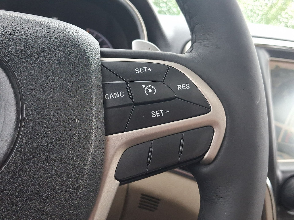 Thumbnail: 2014 Jeep Grand Cherokee - 21