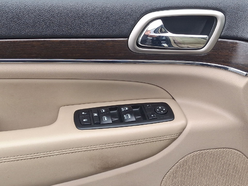 Thumbnail: 2014 Jeep Grand Cherokee - 17