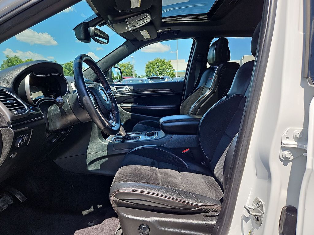 Thumbnail: 2018 Jeep Grand Cherokee - 10