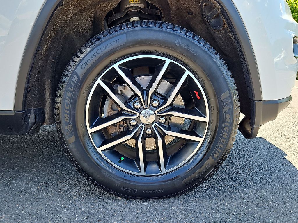 Thumbnail: 2018 Jeep Grand Cherokee - 8