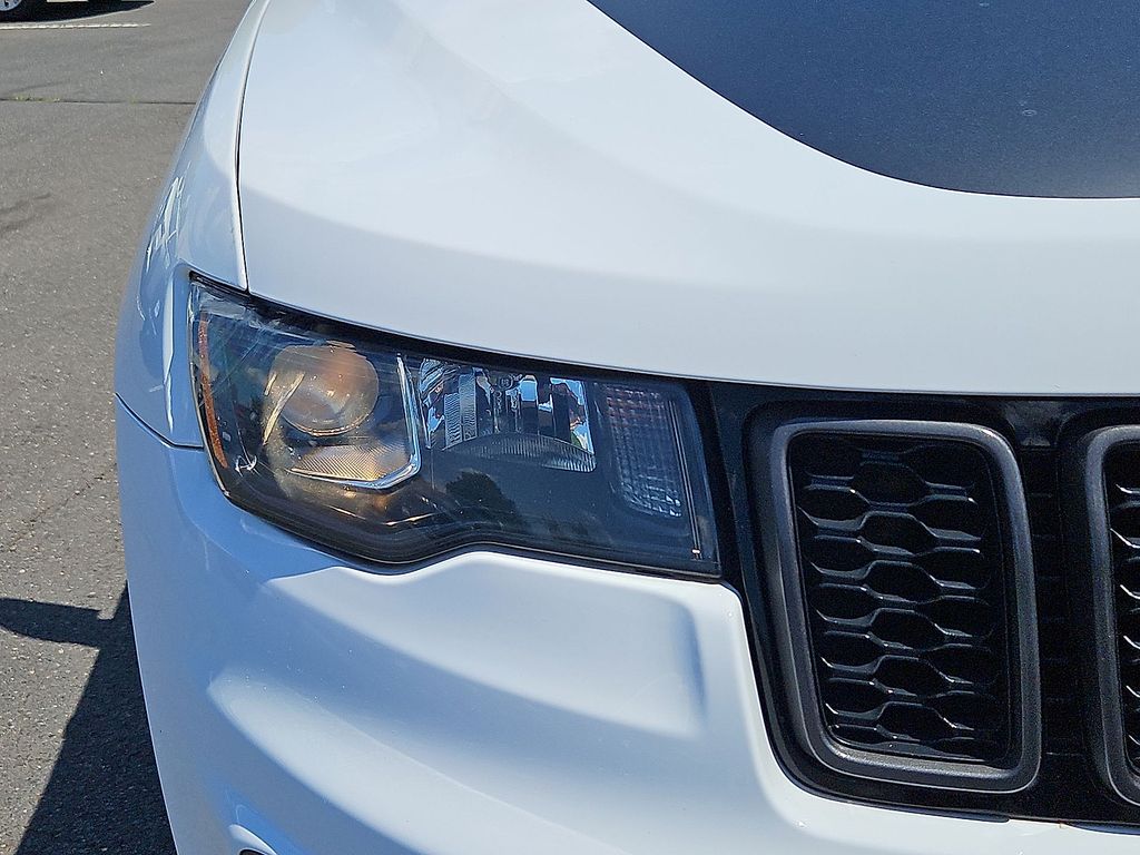 Thumbnail: 2018 Jeep Grand Cherokee - 34