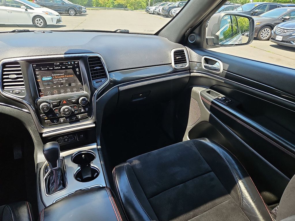 Thumbnail: 2018 Jeep Grand Cherokee - 9