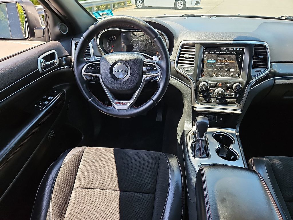 Thumbnail: 2018 Jeep Grand Cherokee - 12