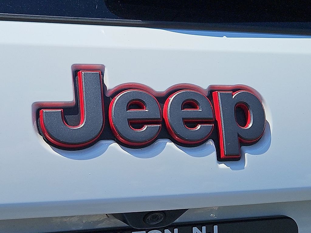 Thumbnail: 2018 Jeep Grand Cherokee - 7