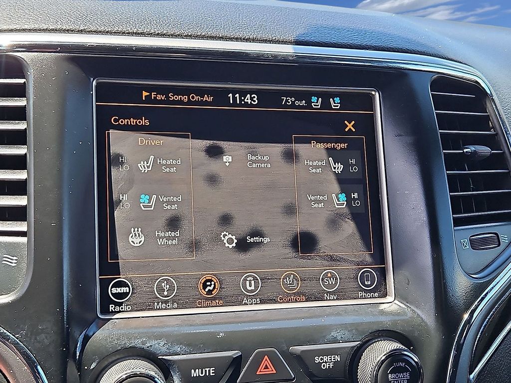 Thumbnail: 2018 Jeep Grand Cherokee - 28