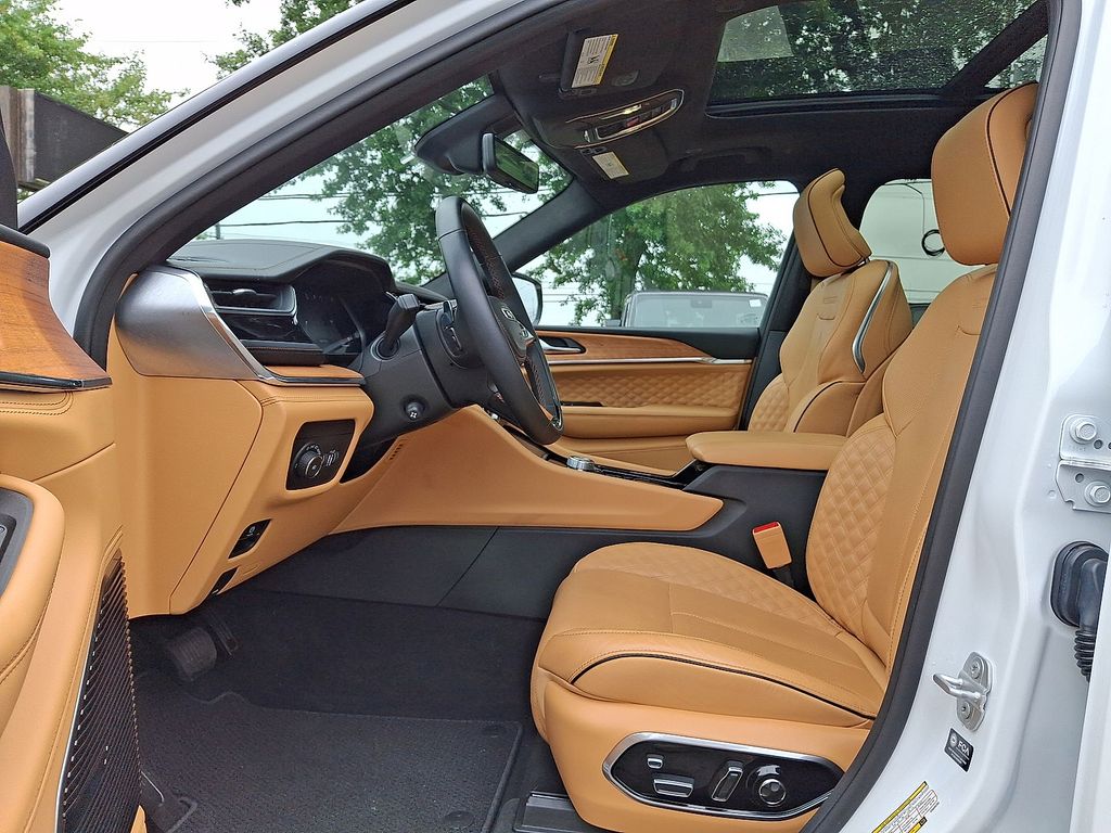 Thumbnail: 2025 Jeep Grand Cherokee L - 8