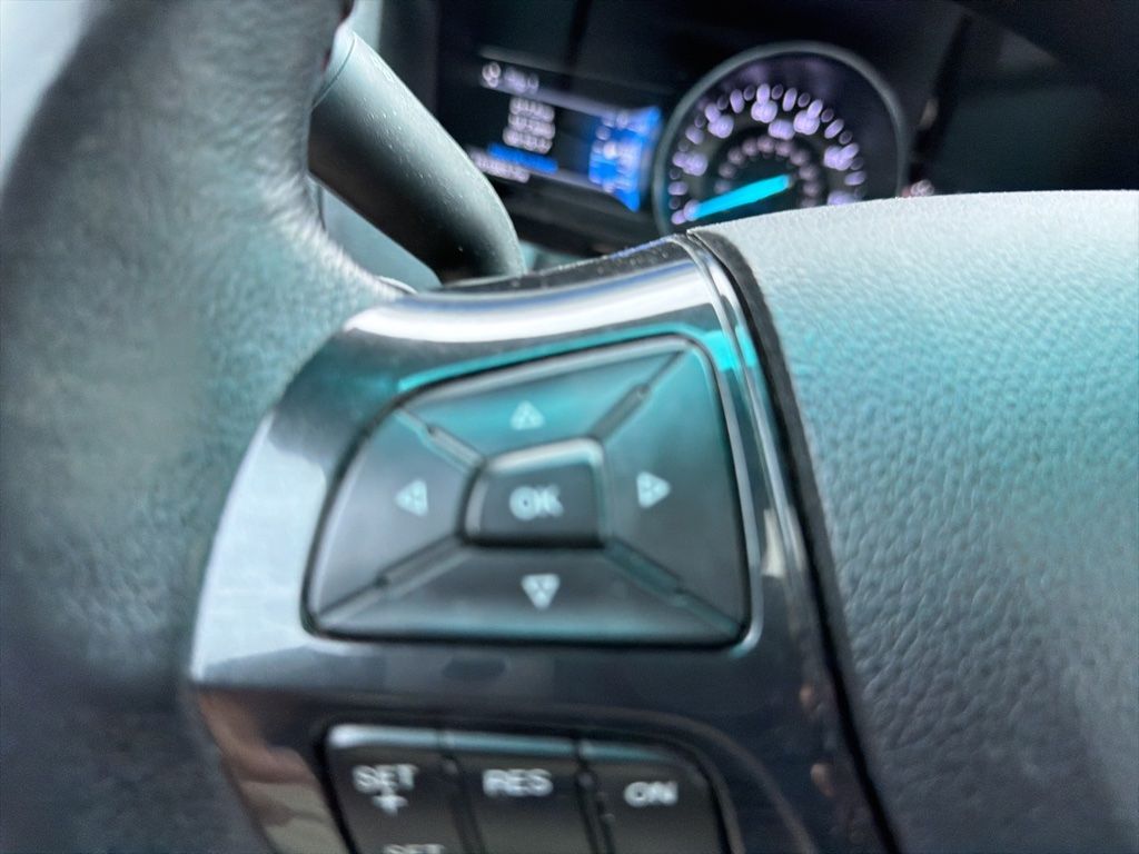 Thumbnail: 2016 Ford Explorer - 21