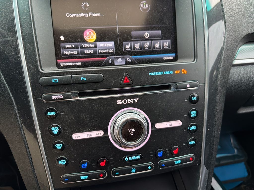 Thumbnail: 2016 Ford Explorer - 8