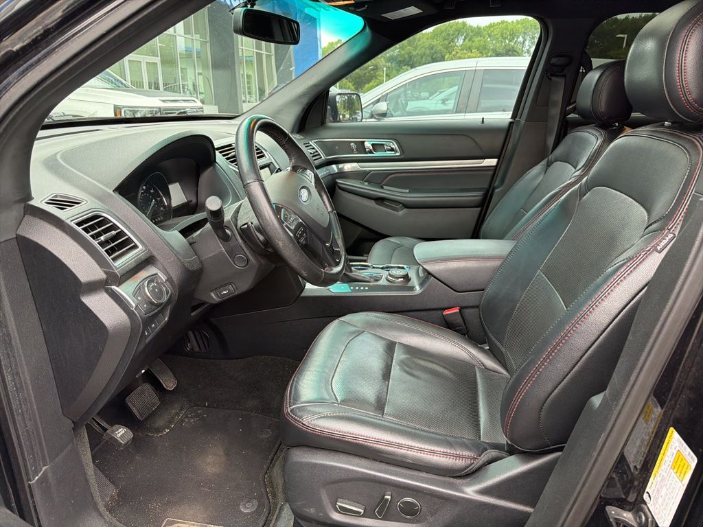 Thumbnail: 2016 Ford Explorer - 6