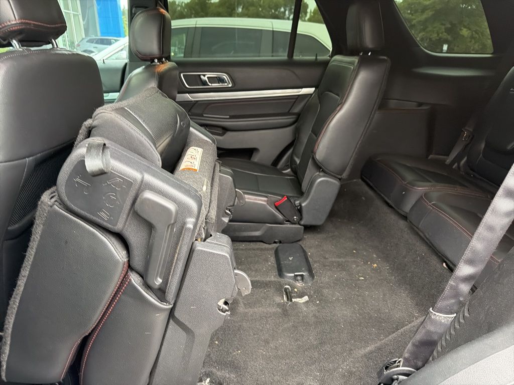 Thumbnail: 2016 Ford Explorer - 7