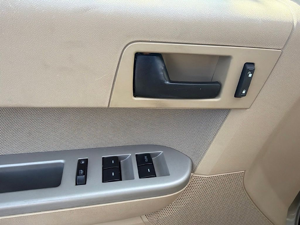 Thumbnail: 2011 Ford Escape - 18