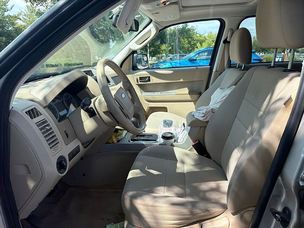 Thumbnail: 2011 Ford Escape - 5