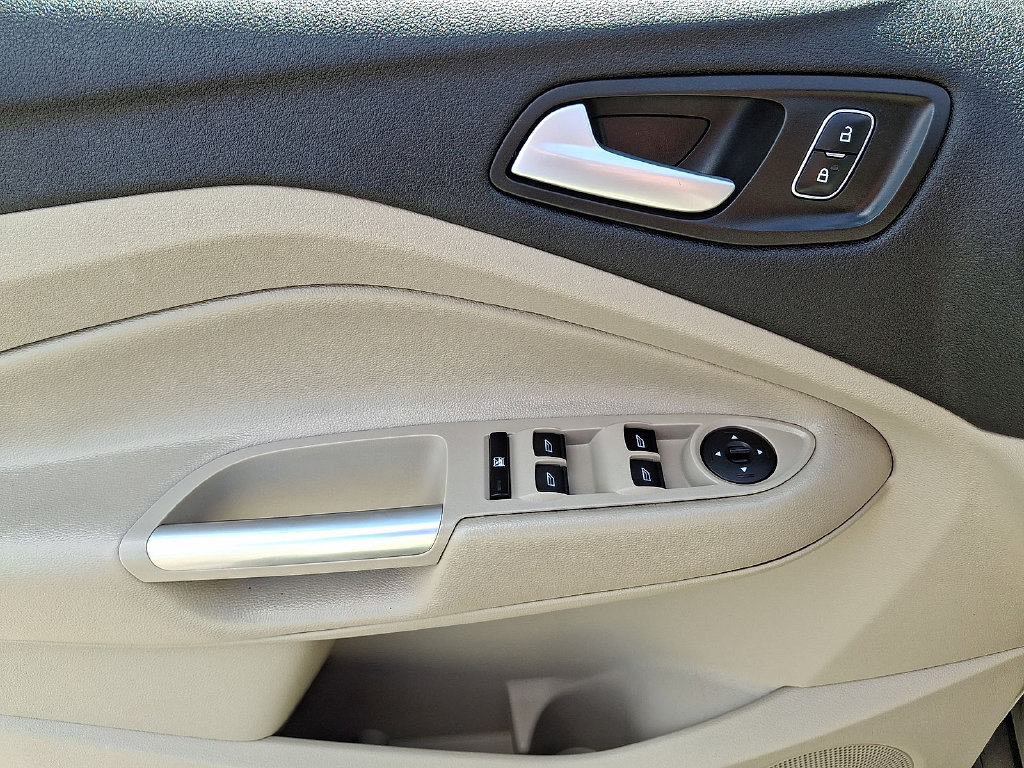 Thumbnail: 2018 Ford Escape - 17