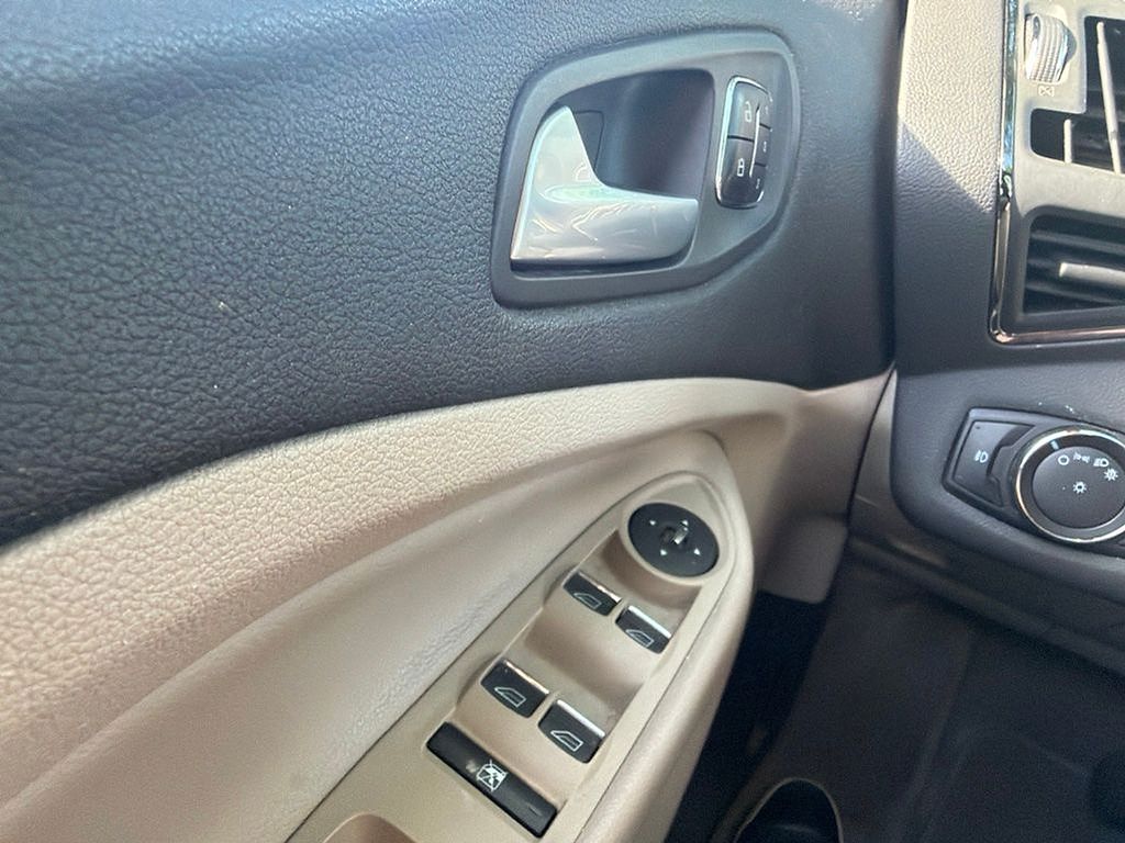 Thumbnail: 2014 Ford Escape - 19
